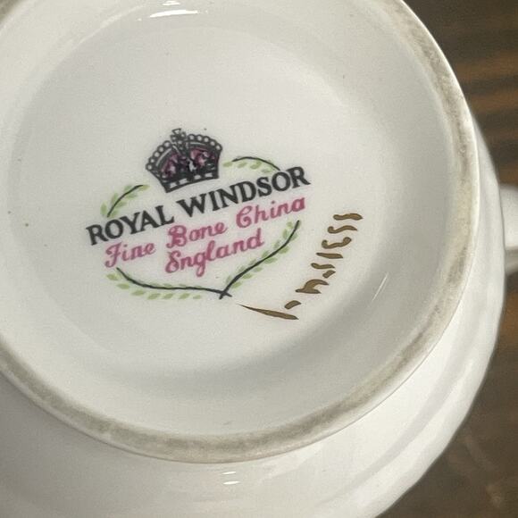 Royal Windsor Bone China Mugs Yellow Mimosa & Purple Floral Gold Rim England 2 - Picture 9 of 10